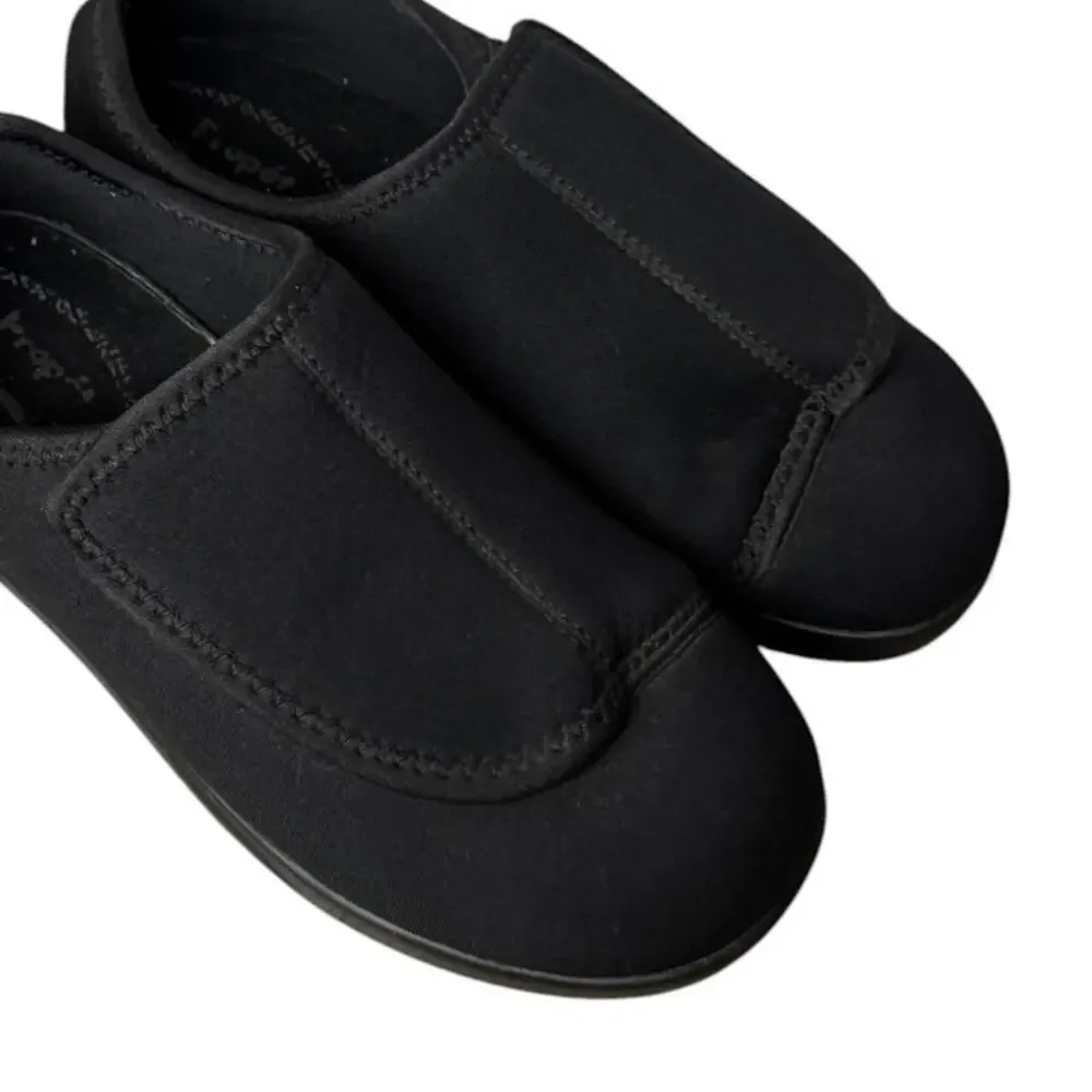 Propet women’s black